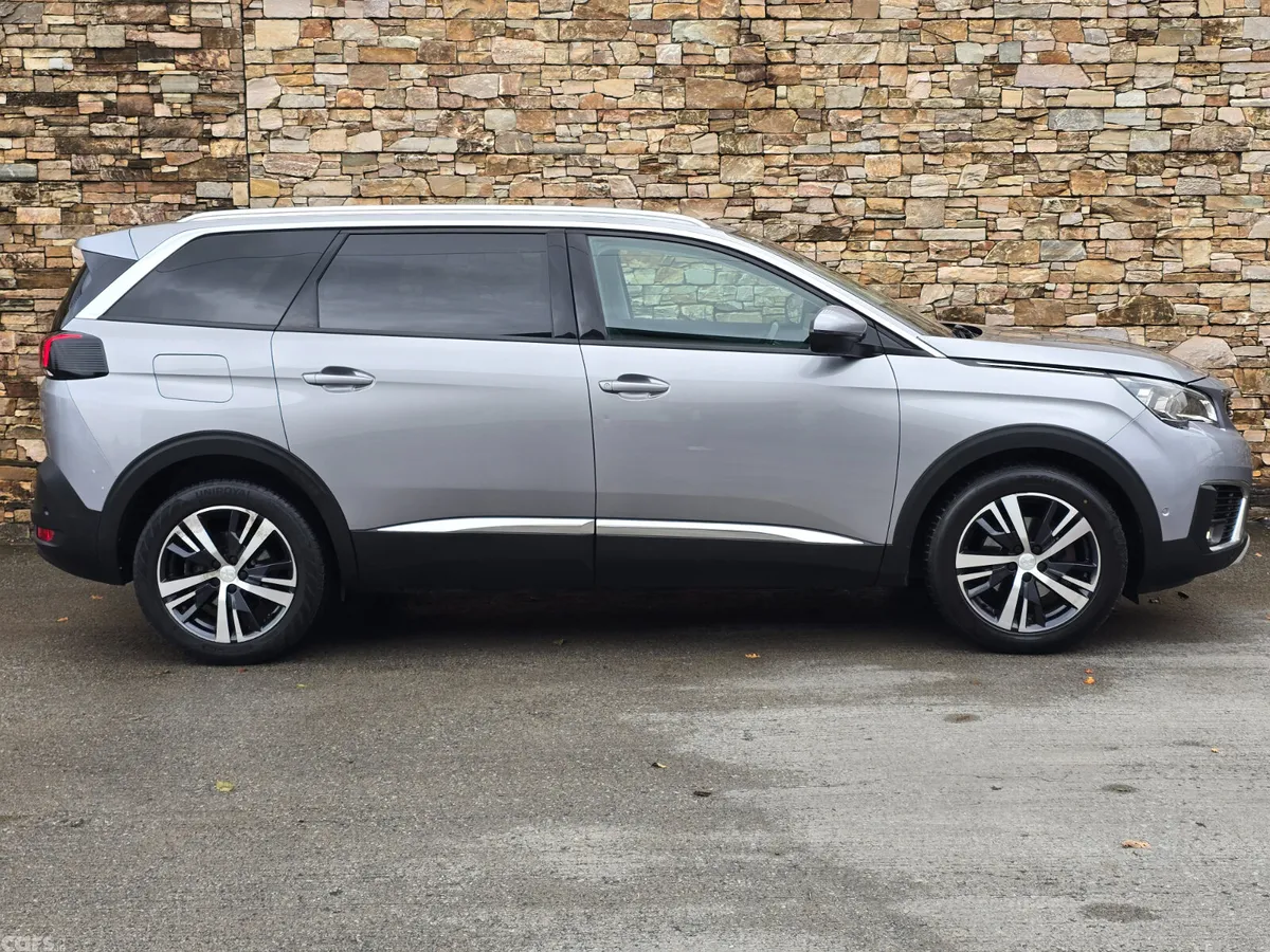 Peugeot 5008 MPV, Diesel, 2019, Grey