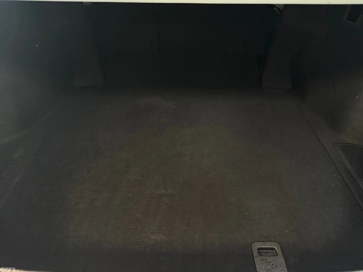 Toyota Camry Saloon, Petrol Hybrid, 2019, White