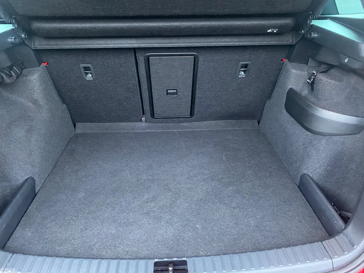 Skoda Karoq SUV, Diesel, 2023, Red