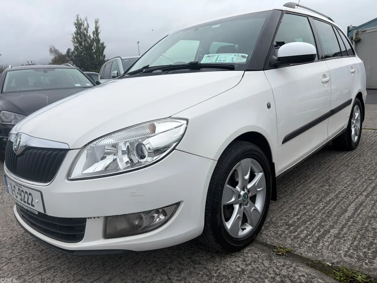 Skoda Fabia Hatchback, Petrol, 2011, White