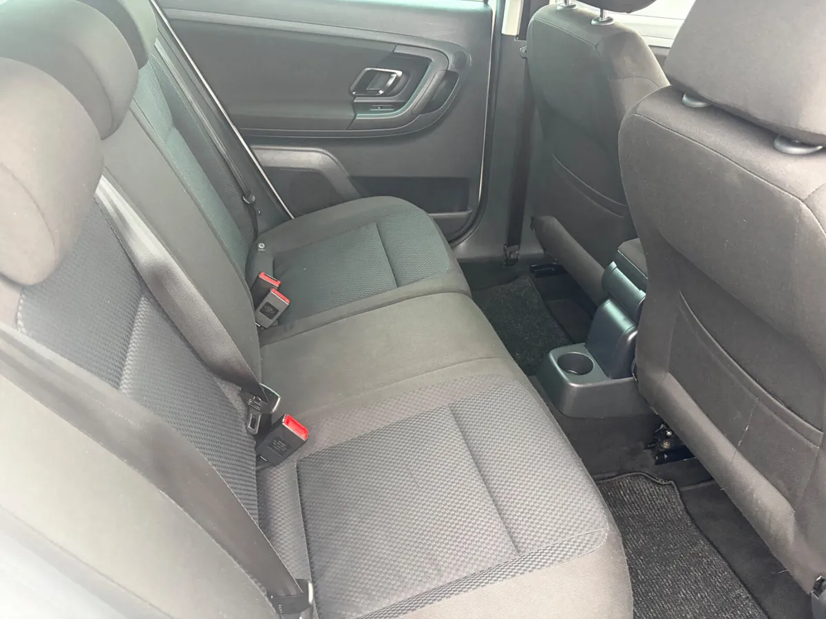 Skoda Fabia Hatchback, Petrol, 2011, White
