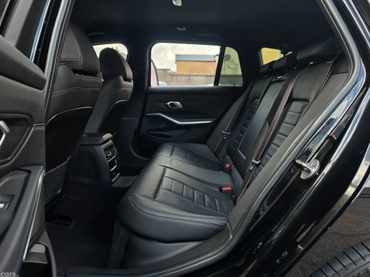 BMW 3-Series Estate, Petrol Hybrid, 2023, Black