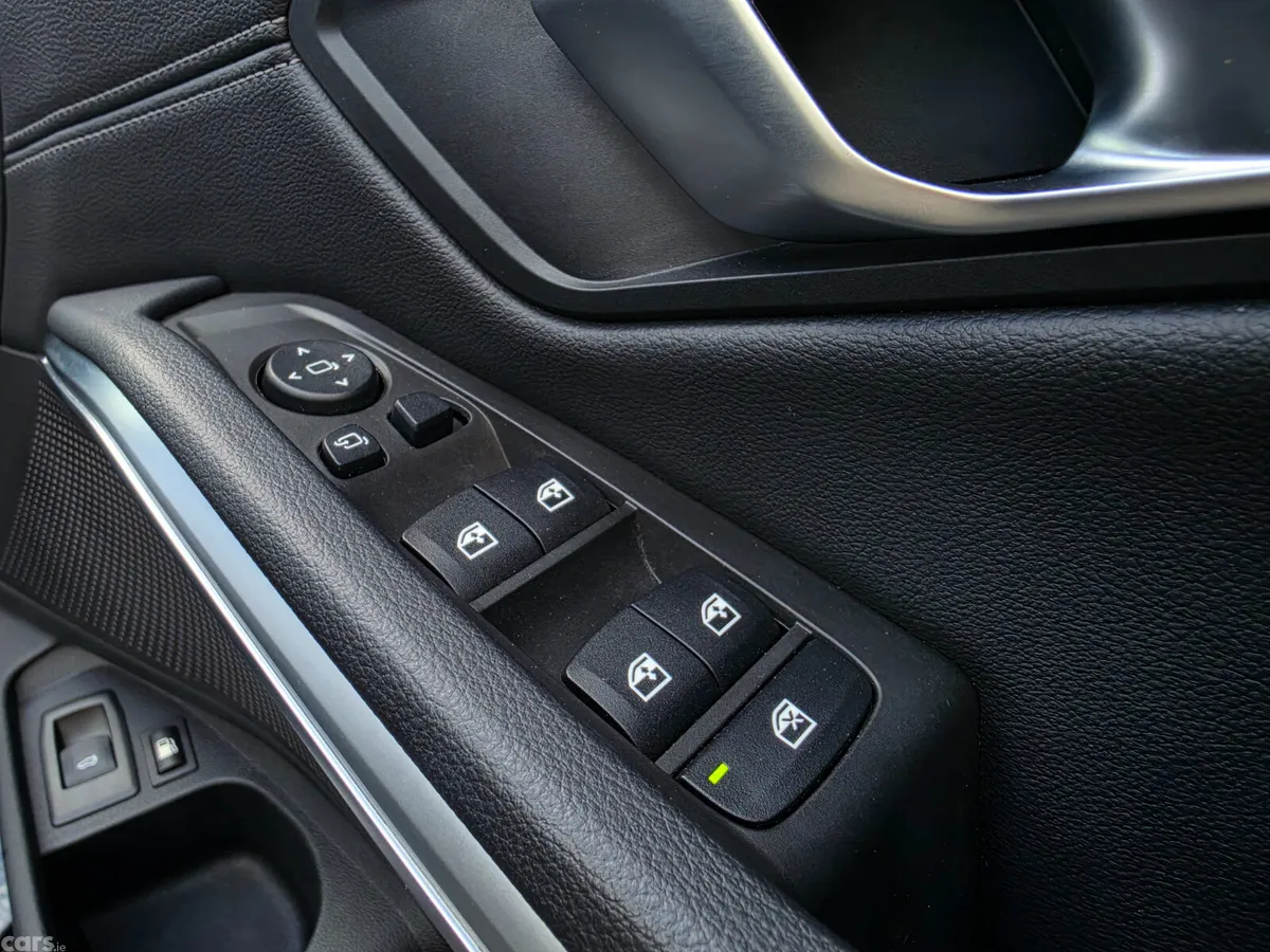BMW 3-Series Estate, Petrol Hybrid, 2023, Black