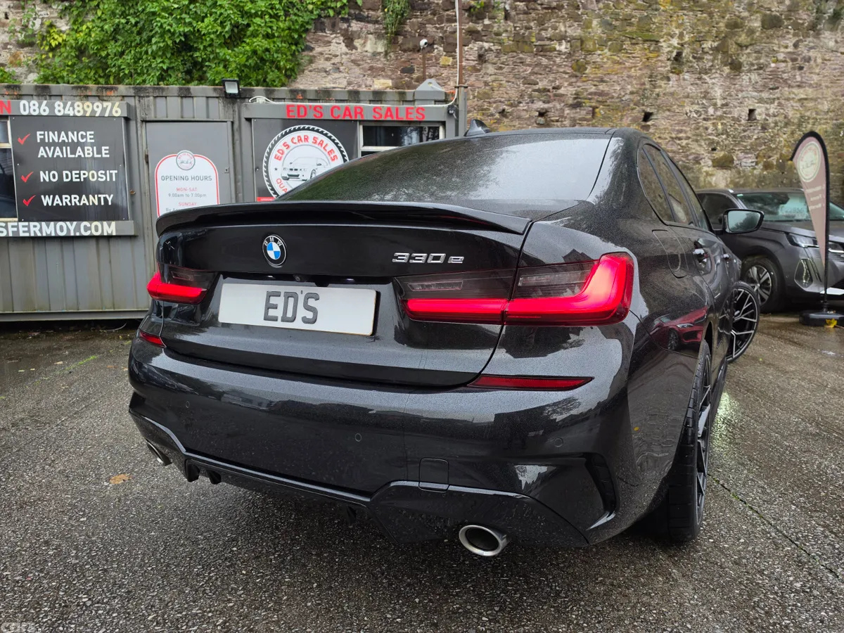 BMW 3-Series Saloon, Petrol Hybrid, 2020, Black