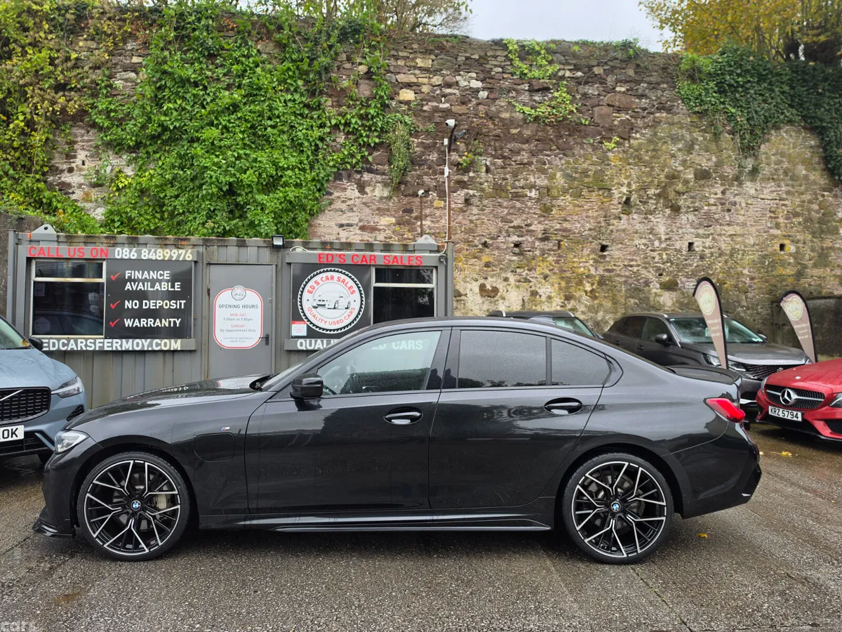 BMW 3-Series Saloon, Petrol Hybrid, 2020, Black