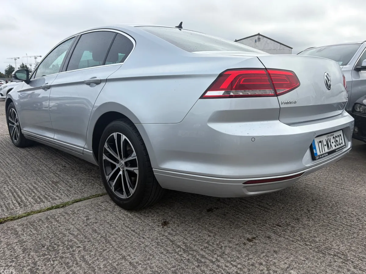 Volkswagen Passat Saloon, Diesel, 2017, Silver