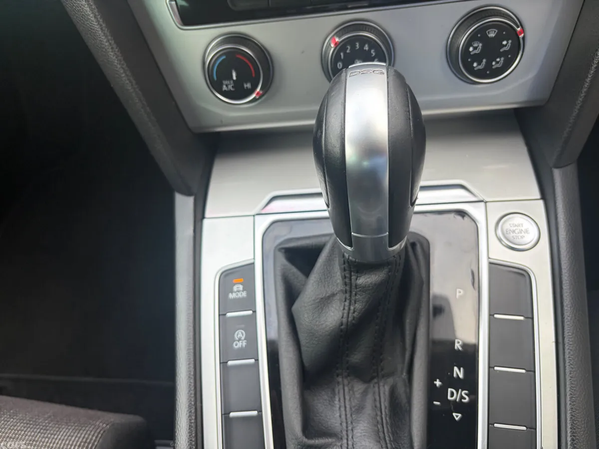 Volkswagen Passat Saloon, Diesel, 2017, Silver