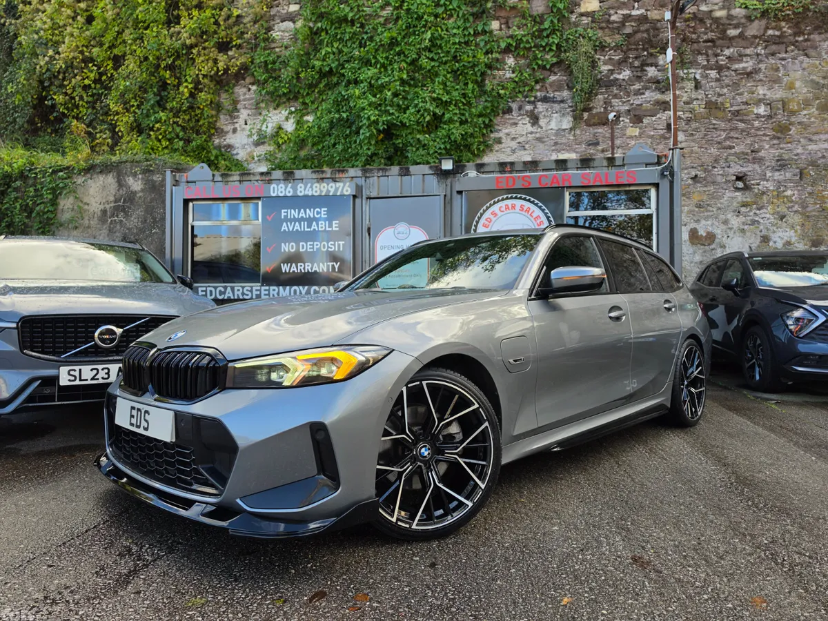 BMW 3-Series Estate, Petrol Hybrid, 2022, Grey