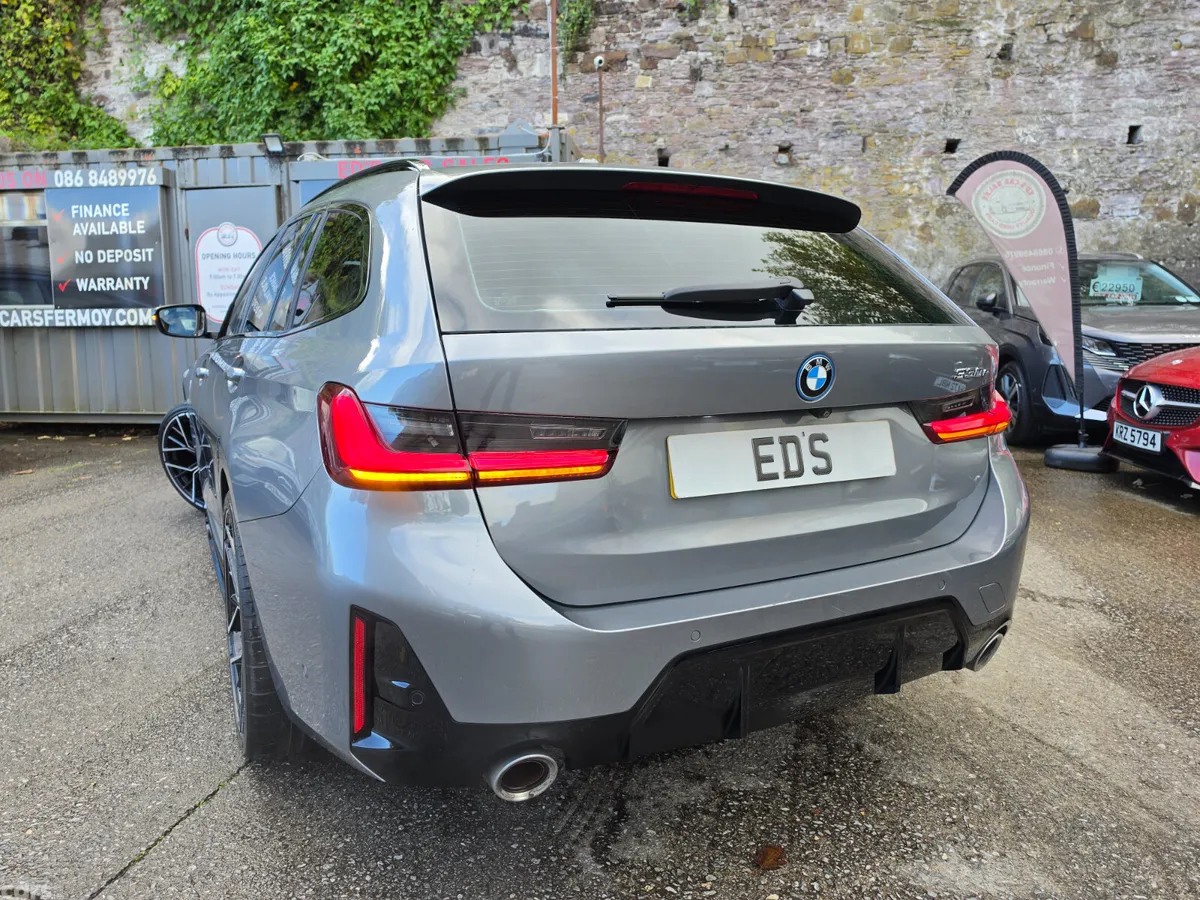 BMW 3-Series Estate, Petrol Hybrid, 2022, Grey