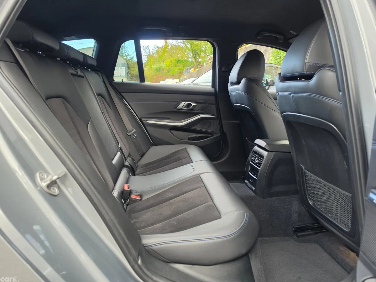 BMW 3-Series Estate, Petrol Hybrid, 2022, Grey