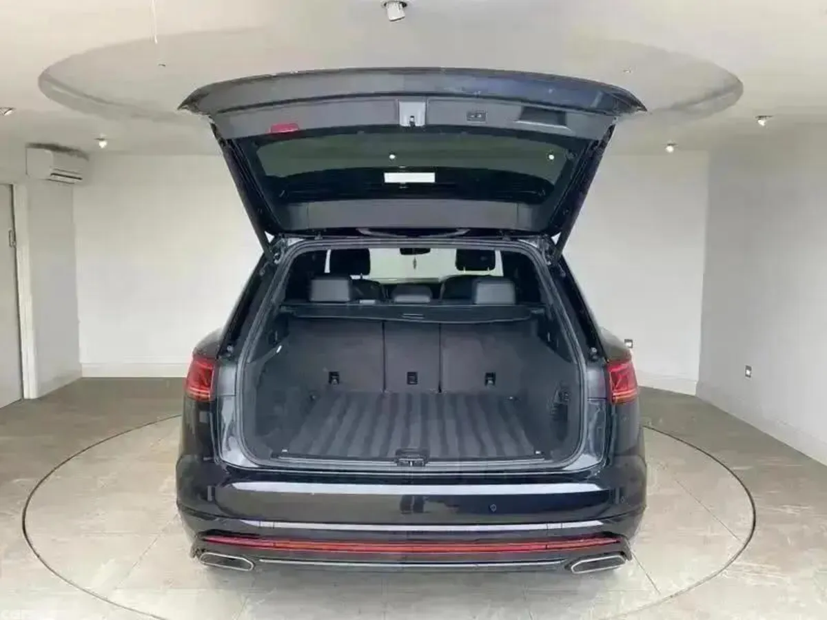 Volkswagen Touareg SUV, Diesel, 2021, Black