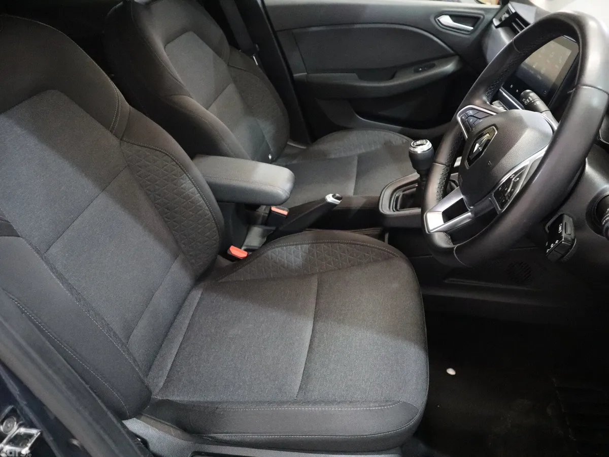 Renault Clio Hatchback, Petrol, 2023, Grey
