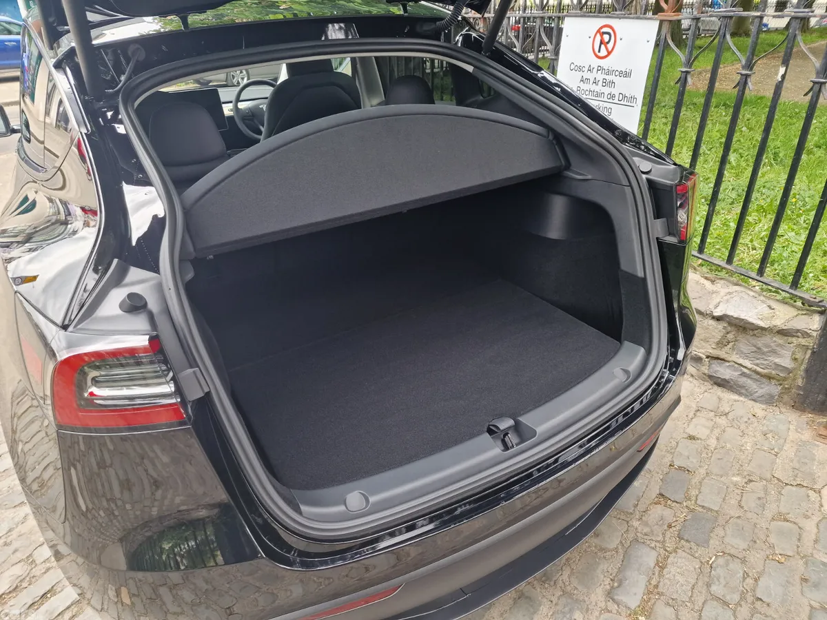 Tesla Model Y MPV, Electric, 2023, Black