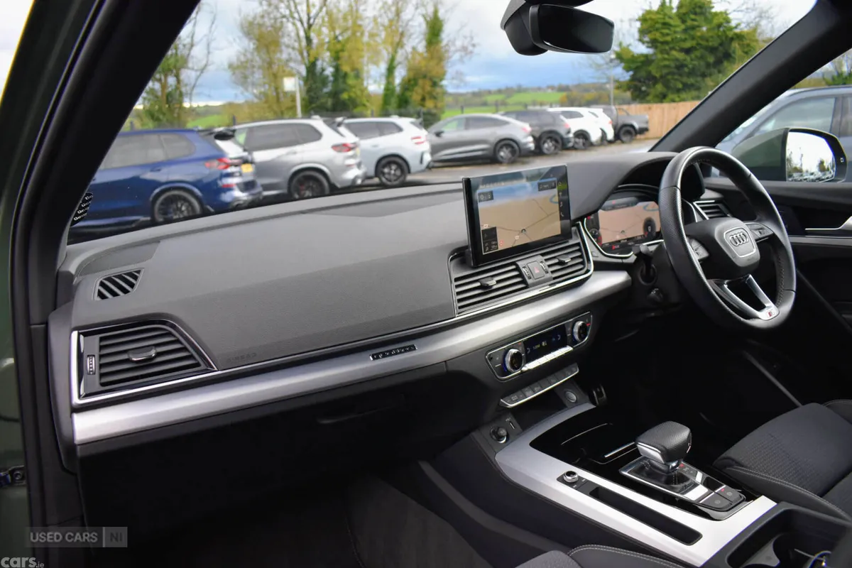 Audi Q5 SUV, Diesel Hybrid, 2023, Green
