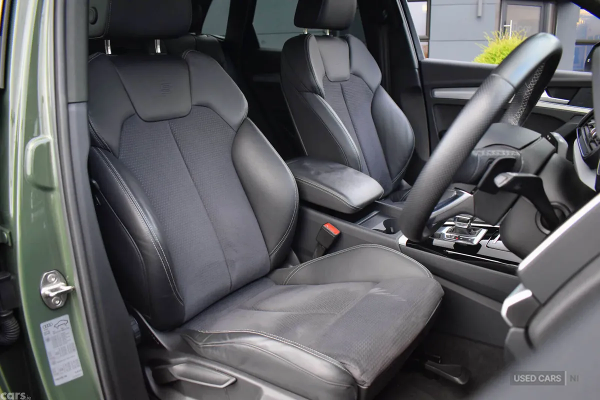 Audi Q5 SUV, Diesel Hybrid, 2023, Green