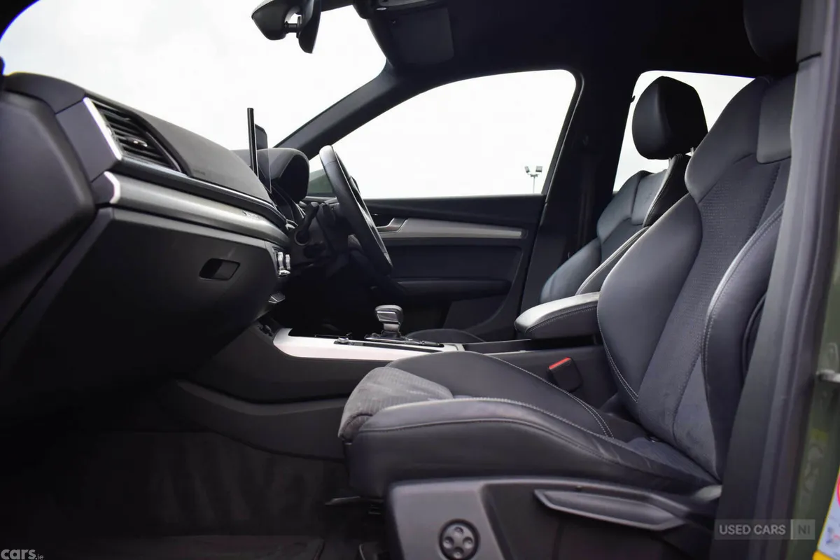 Audi Q5 SUV, Diesel Hybrid, 2023, Green