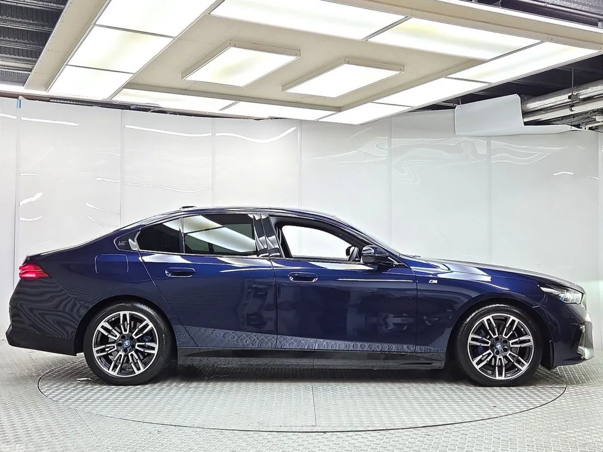 BMW 5-Series Saloon, Petrol Plug-in Hybrid, 2025, Blue