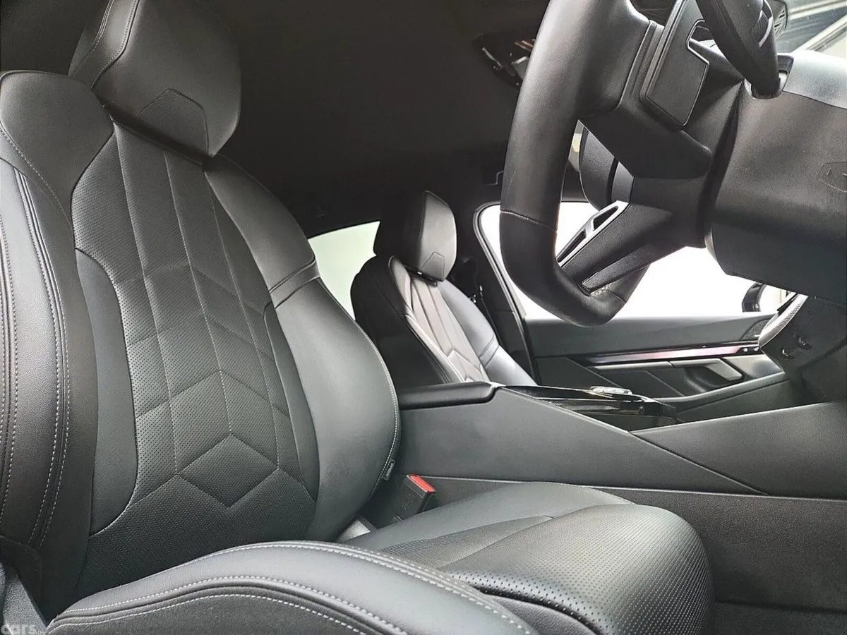 BMW 5-Series Saloon, Petrol Plug-in Hybrid, 2025, Blue