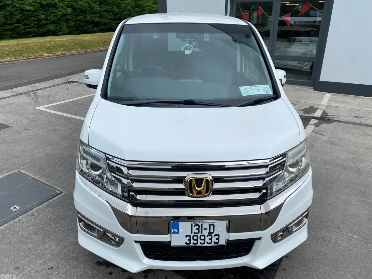 Honda Stepwagon MPV, Petrol, 2013, White