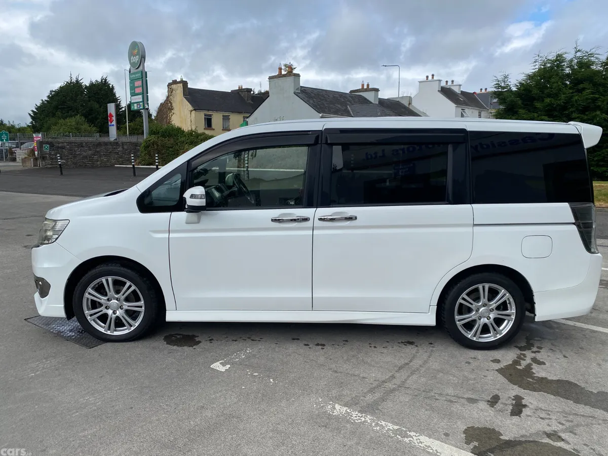 Honda Stepwagon MPV, Petrol, 2013, White