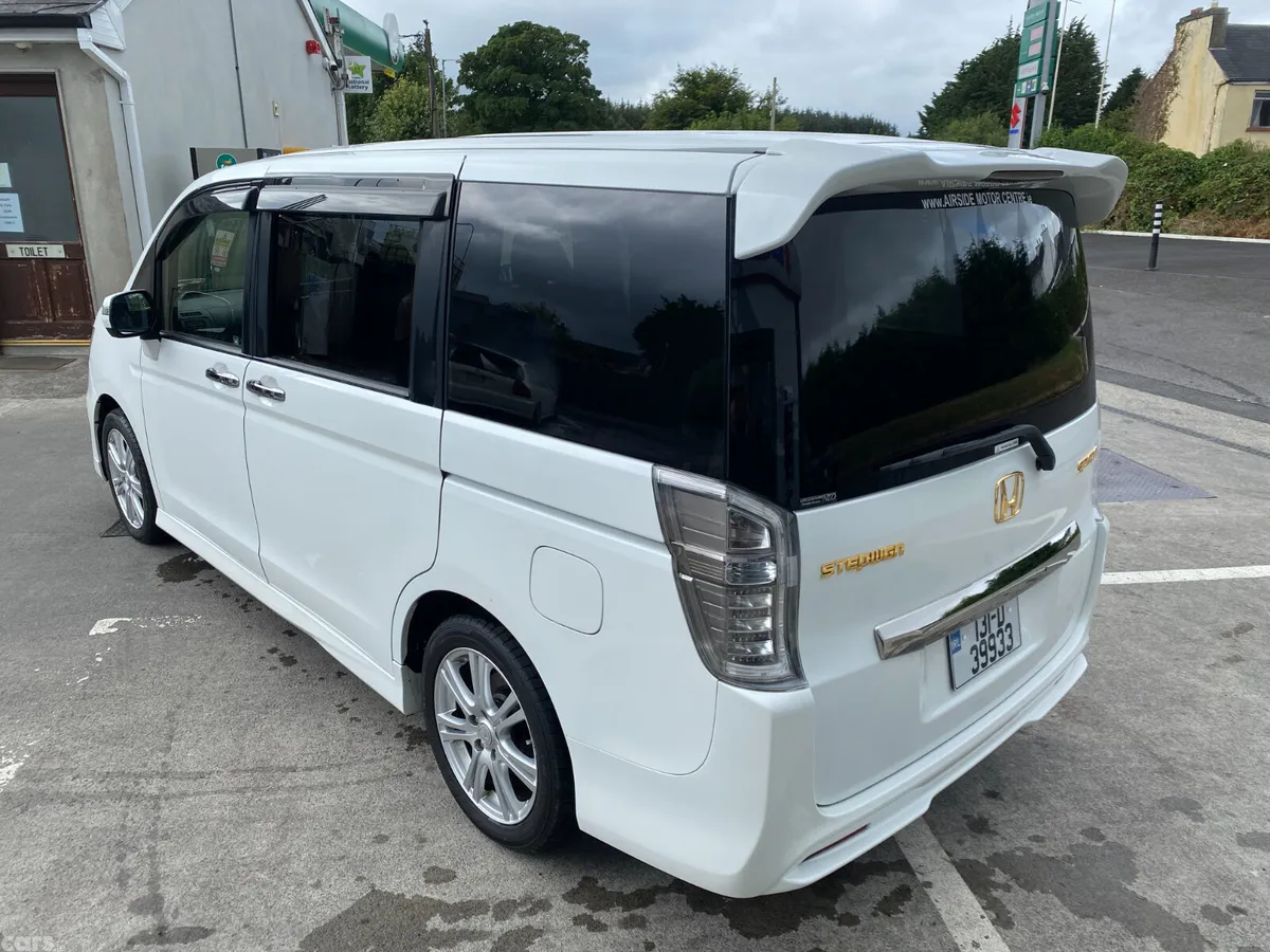 Honda Stepwagon MPV, Petrol, 2013, White