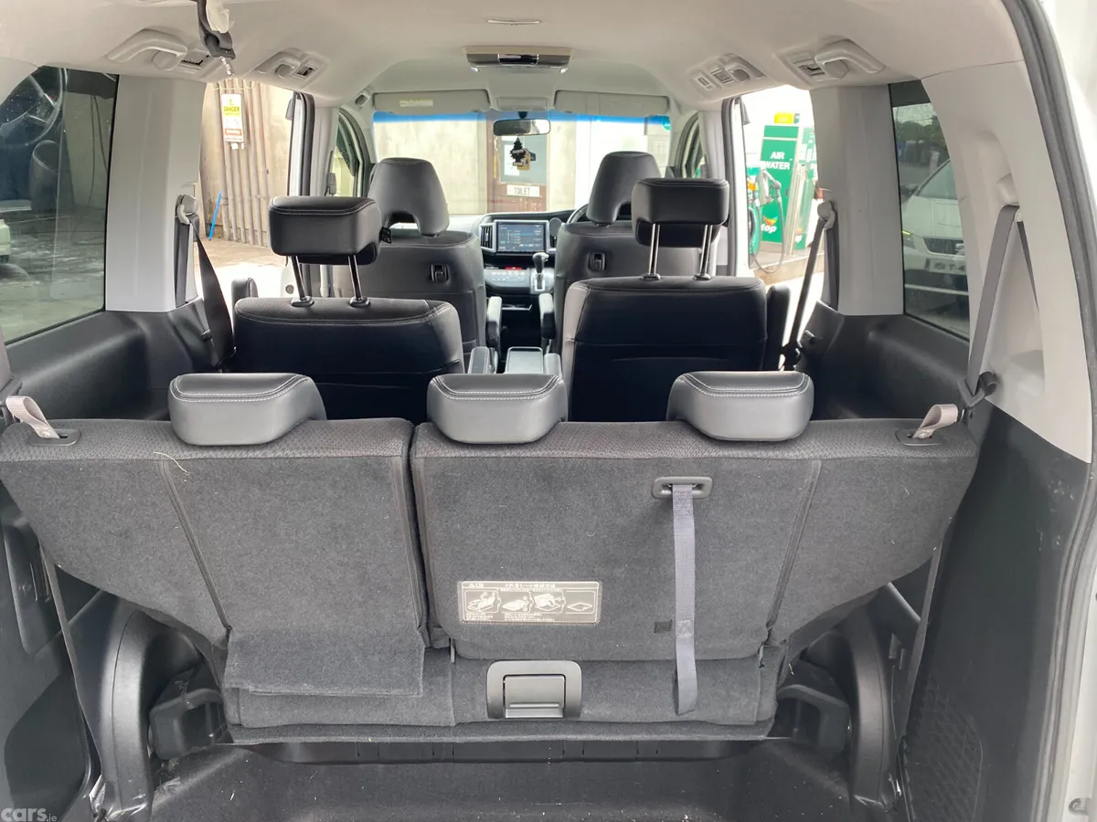 Honda Stepwagon MPV, Petrol, 2013, White
