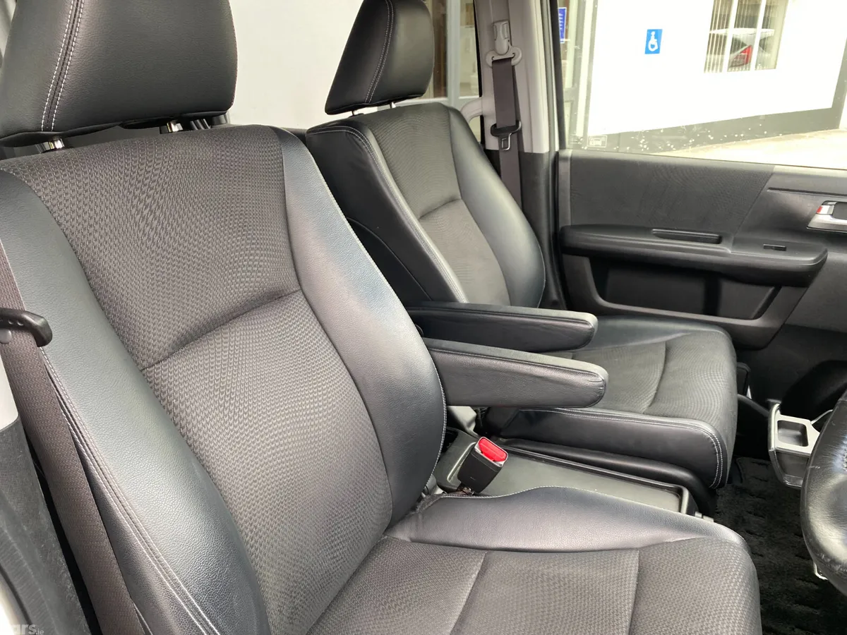 Honda Stepwagon MPV, Petrol, 2013, White