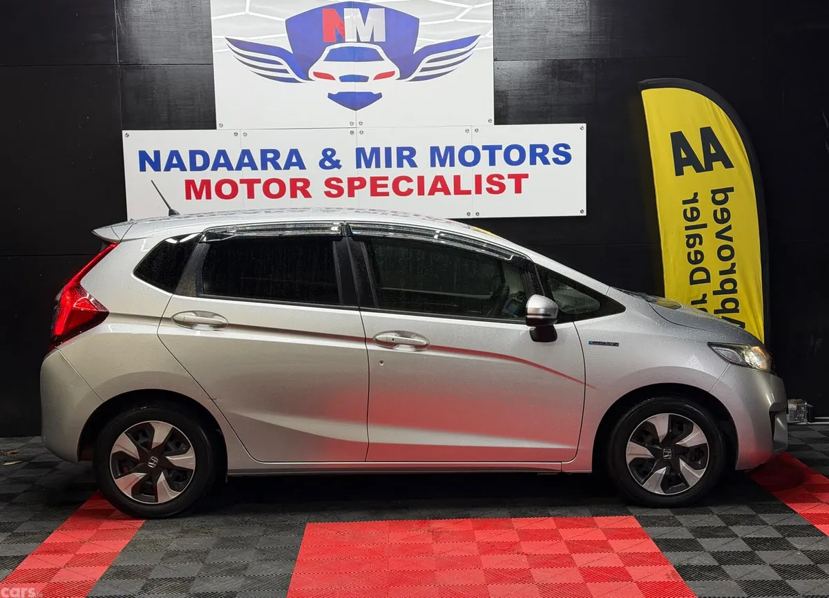 Honda Fit Hatchback, Petrol Hybrid, 2016, Silver