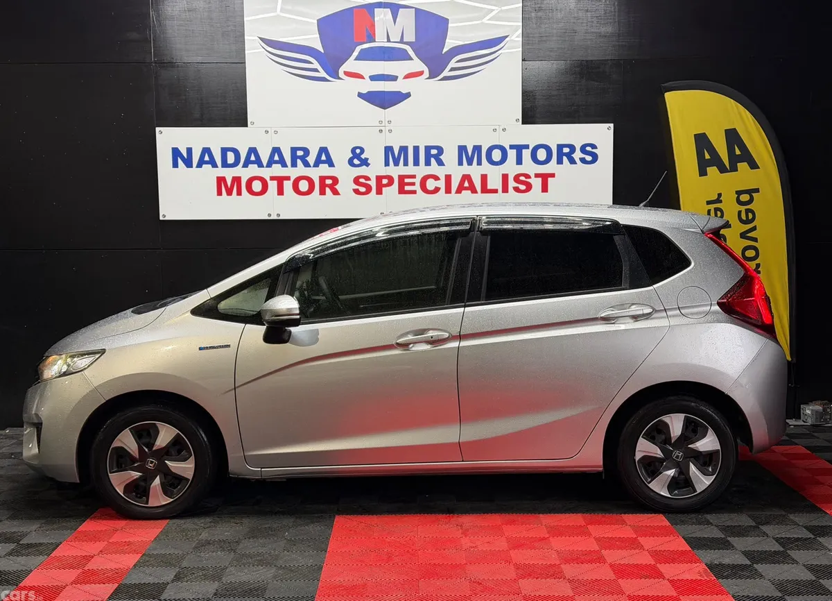 Honda Fit Hatchback, Petrol Hybrid, 2016, Silver