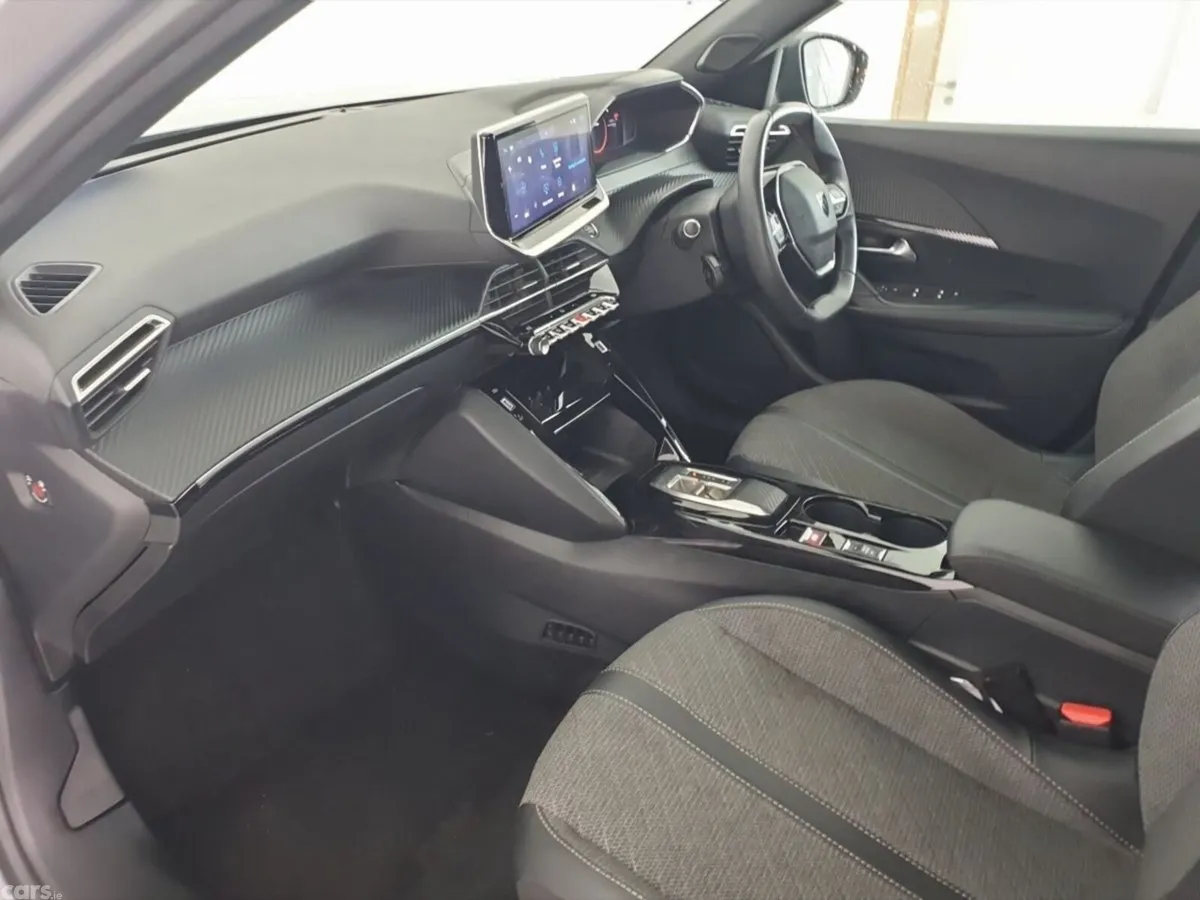 Peugeot 2008 SUV, Electric, 2024, Grey