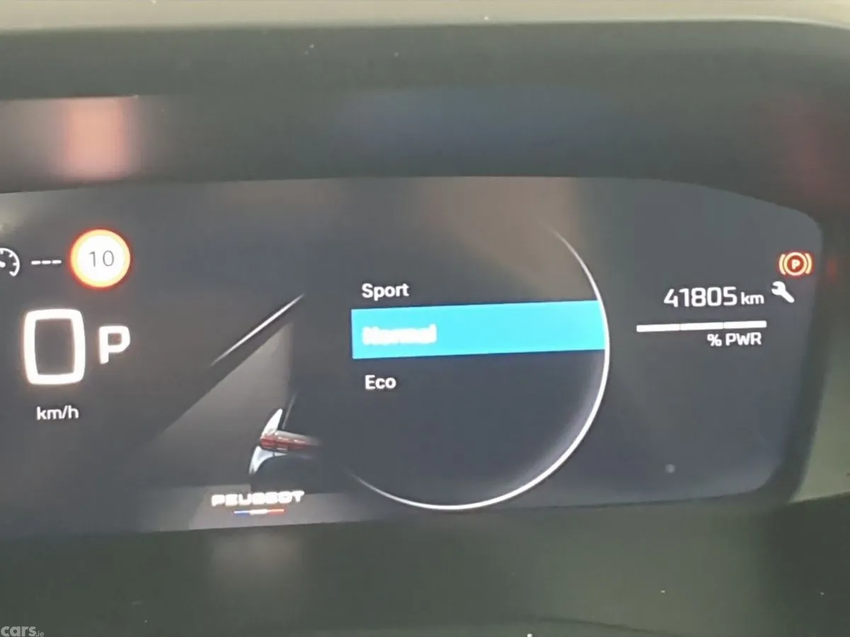 Peugeot 2008 SUV, Electric, 2024, Grey