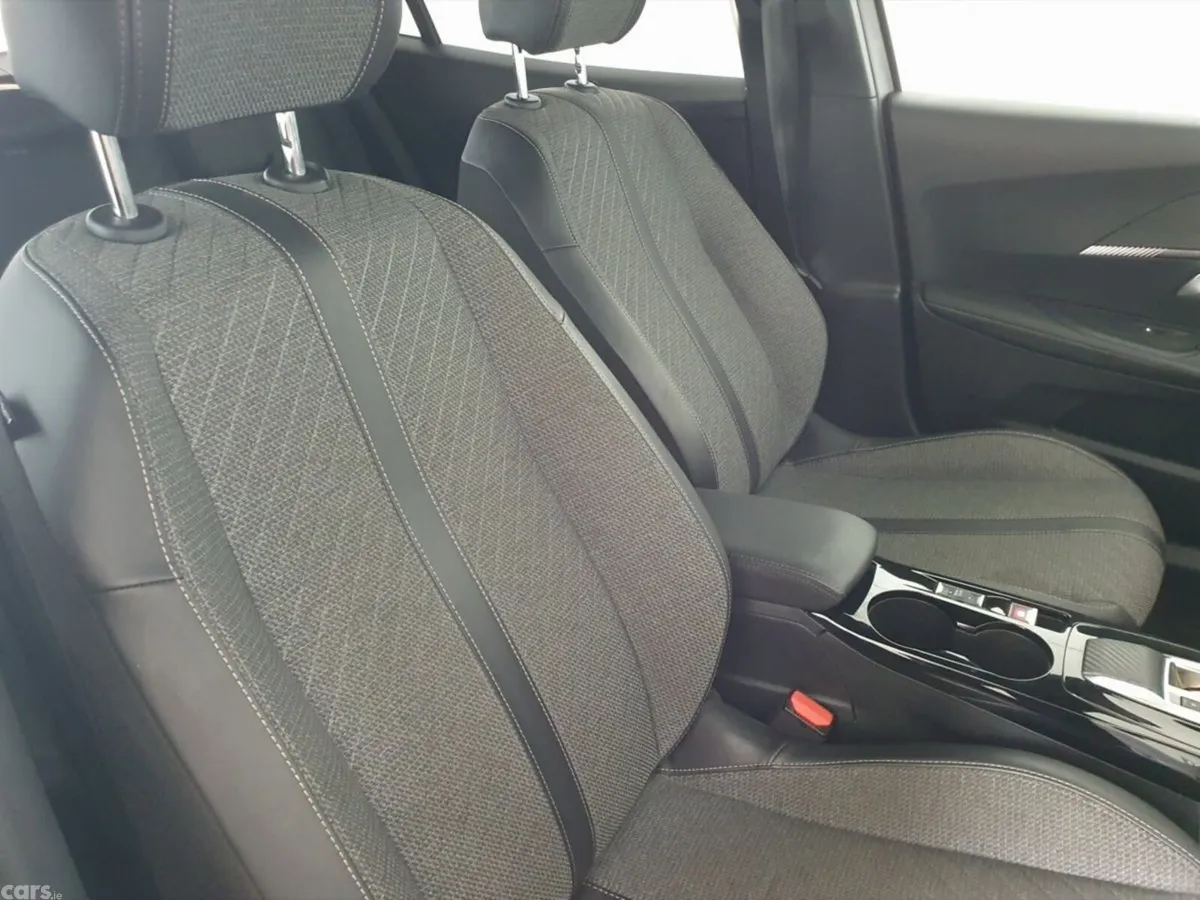 Peugeot 2008 SUV, Electric, 2024, Grey