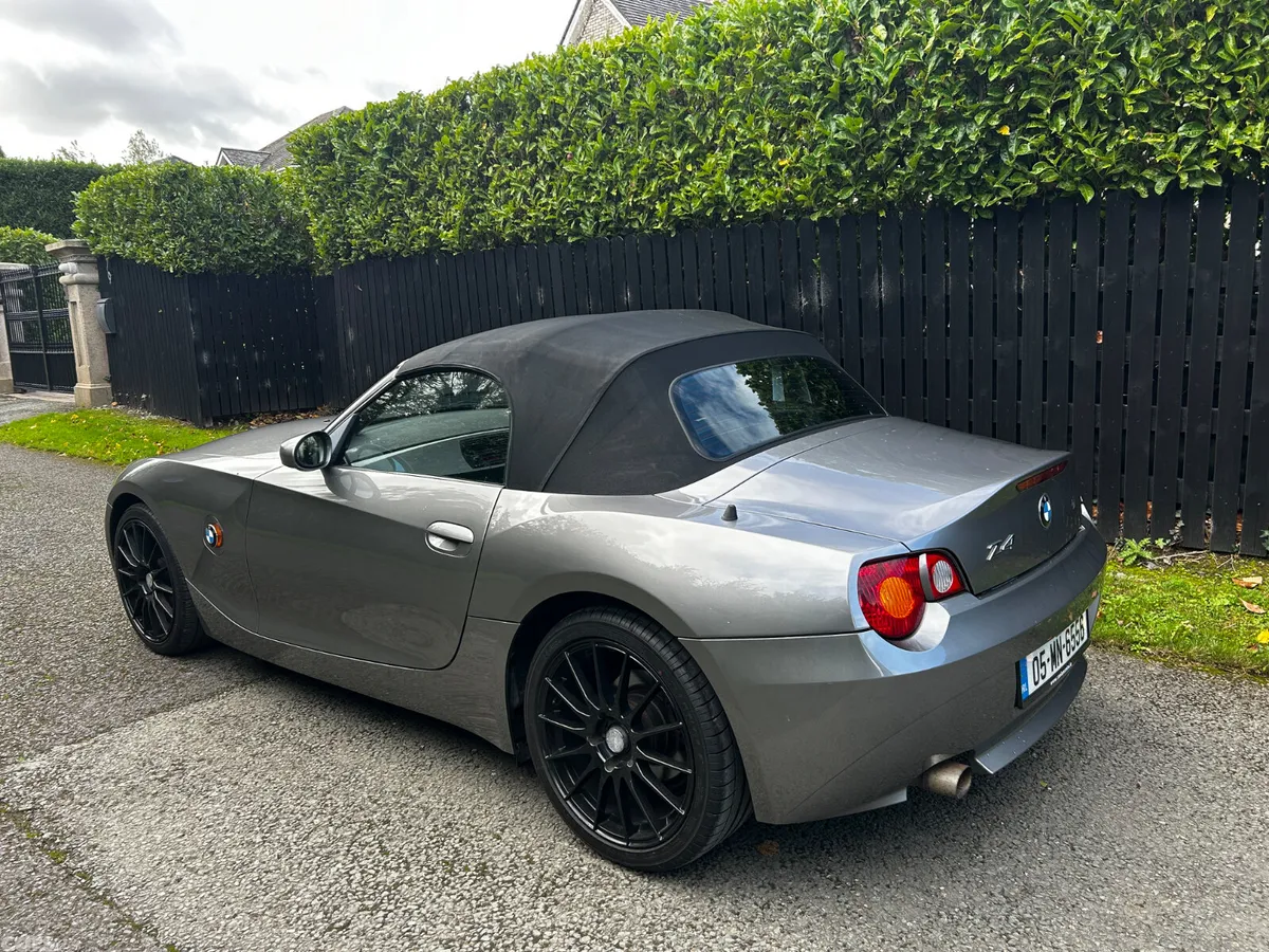 BMW Z4 Convertible, Petrol, 2005, Grey