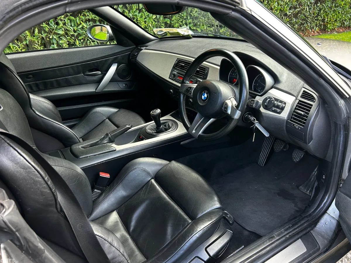 BMW Z4 Convertible, Petrol, 2005, Grey