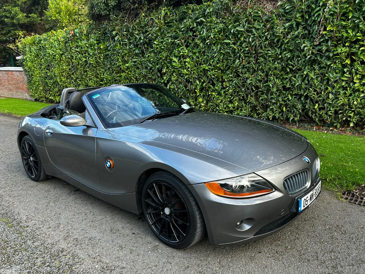 BMW Z4 Convertible, Petrol, 2005, Grey