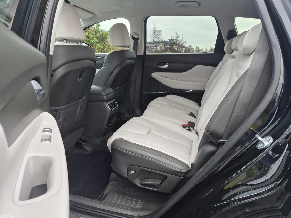Hyundai Santa Fe SUV, Petrol Plug-in Hybrid, 2023, Black
