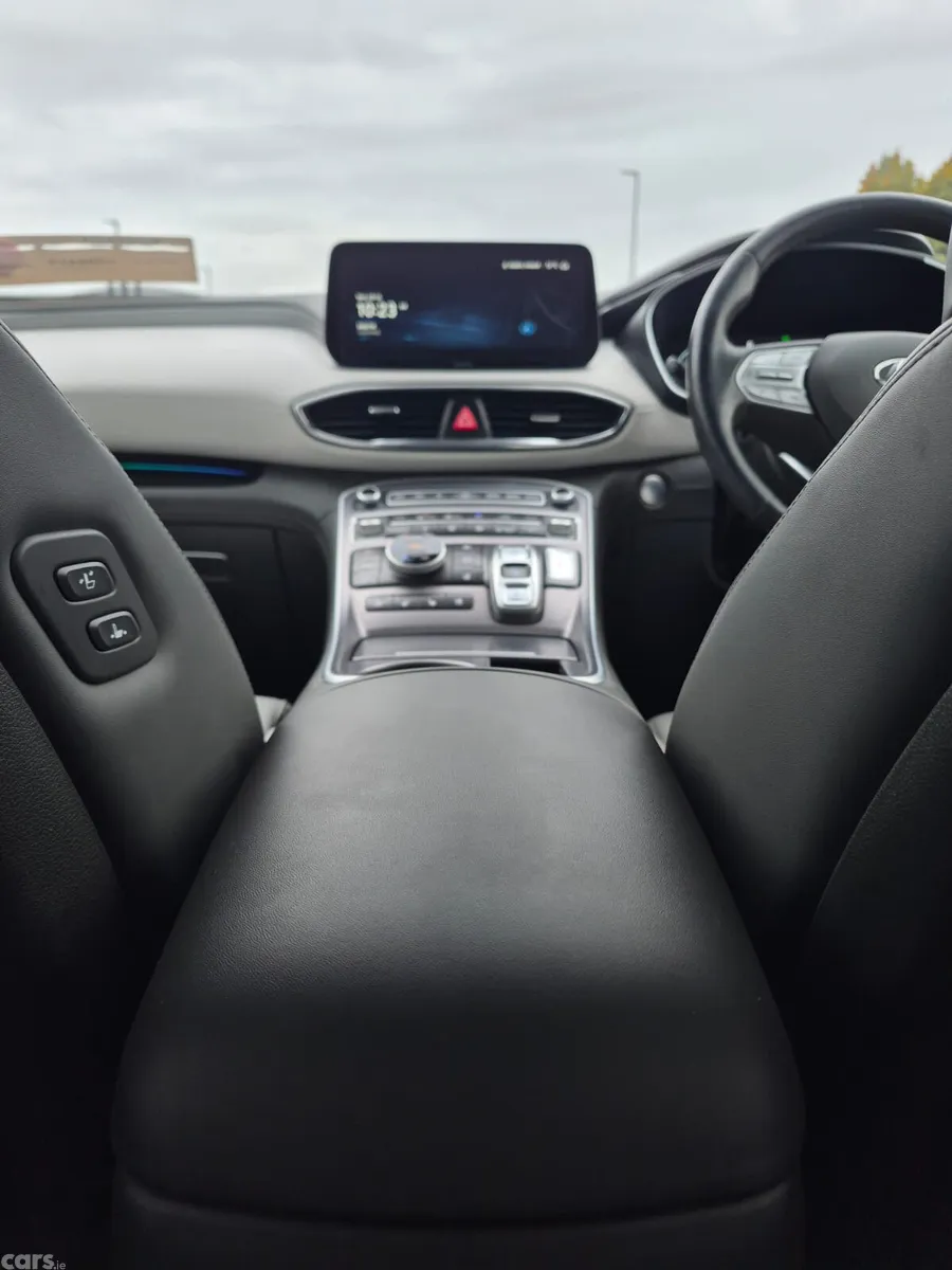 Hyundai Santa Fe SUV, Petrol Plug-in Hybrid, 2023, Black