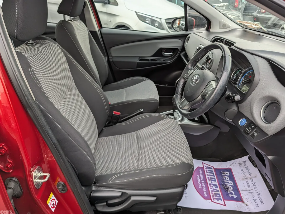 Toyota Yaris Hatchback, Petrol Hybrid, 2015, Red