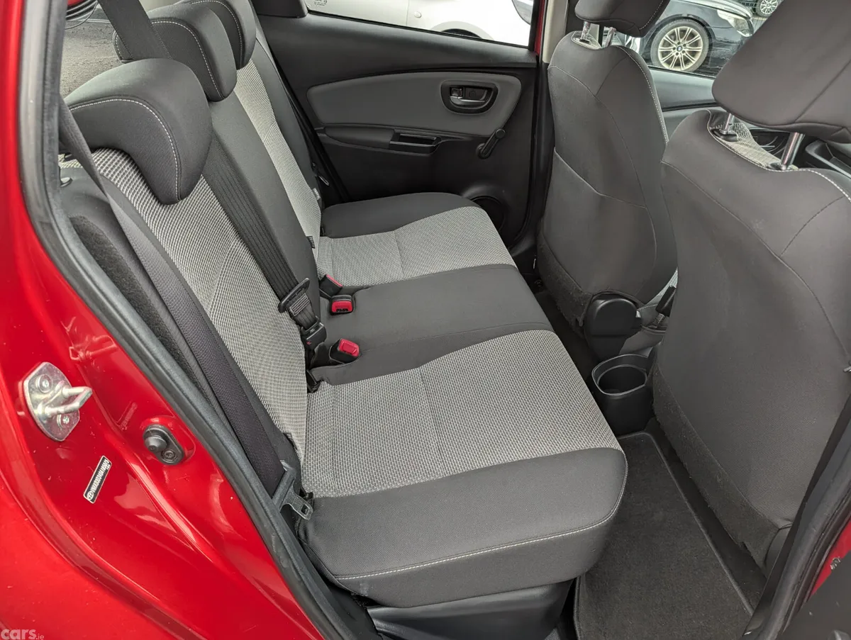 Toyota Yaris Hatchback, Petrol Hybrid, 2015, Red