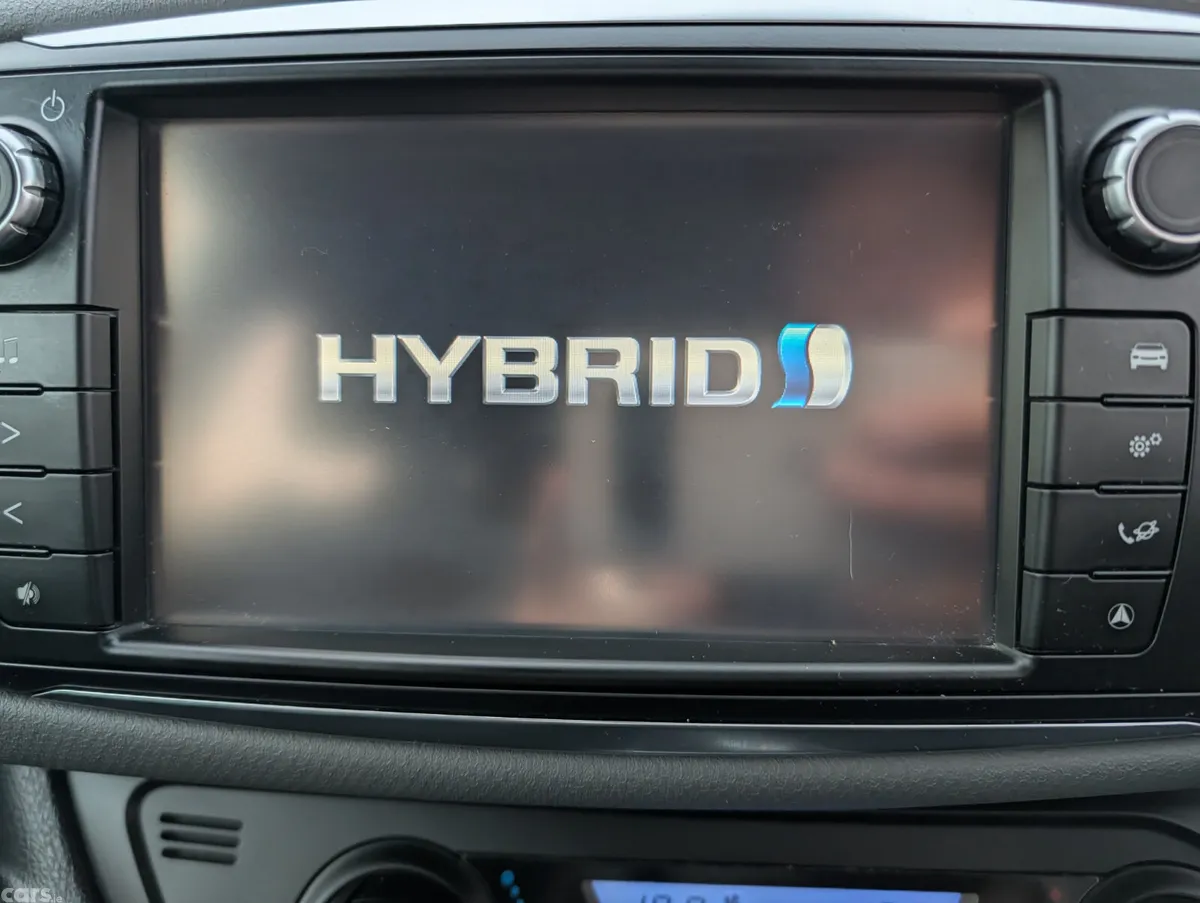 Toyota Yaris Hatchback, Petrol Hybrid, 2015, Red