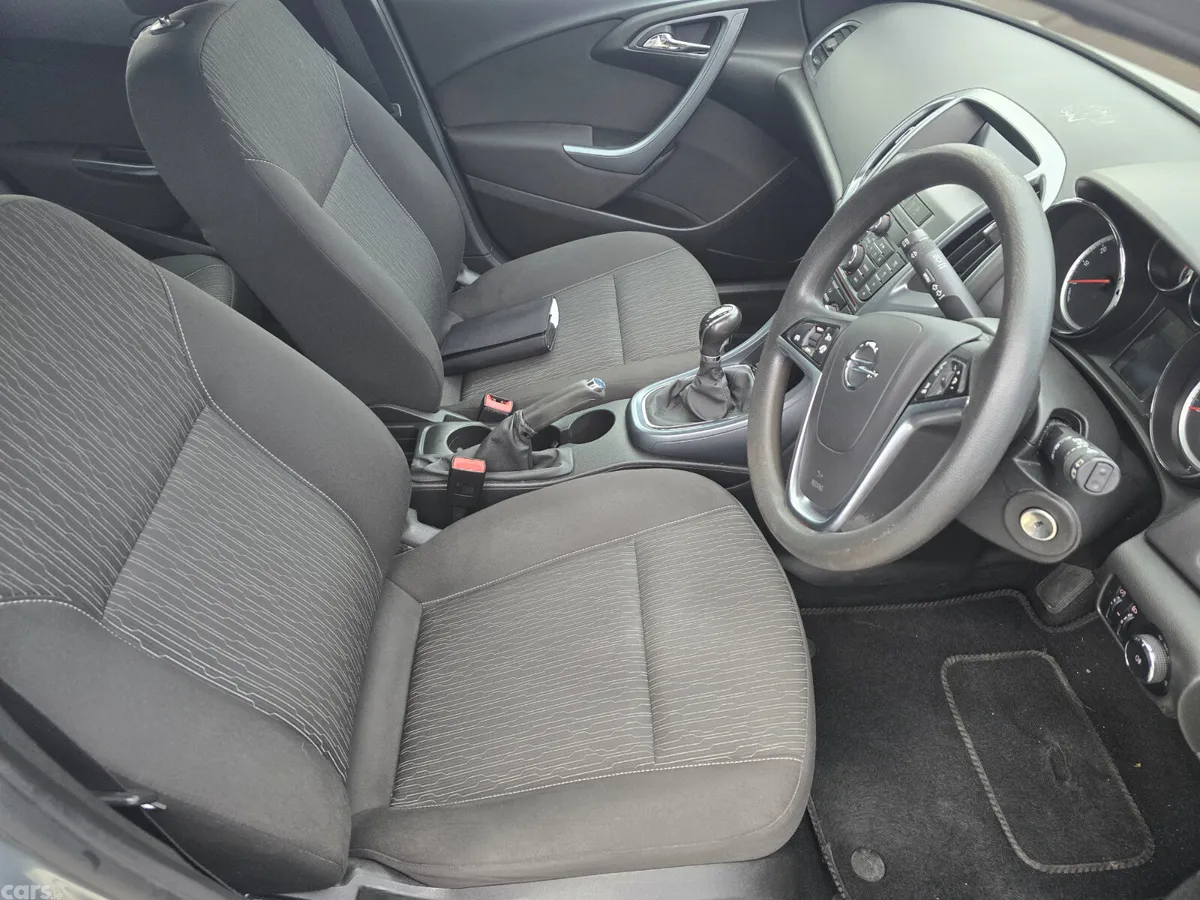 Opel Astra MPV, Petrol, 2013, Silver
