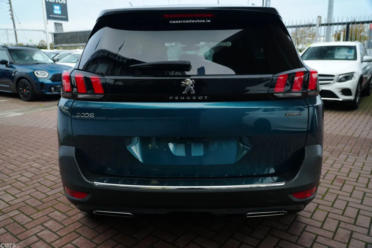 Peugeot 5008 MPV, Diesel, 2021, Blue