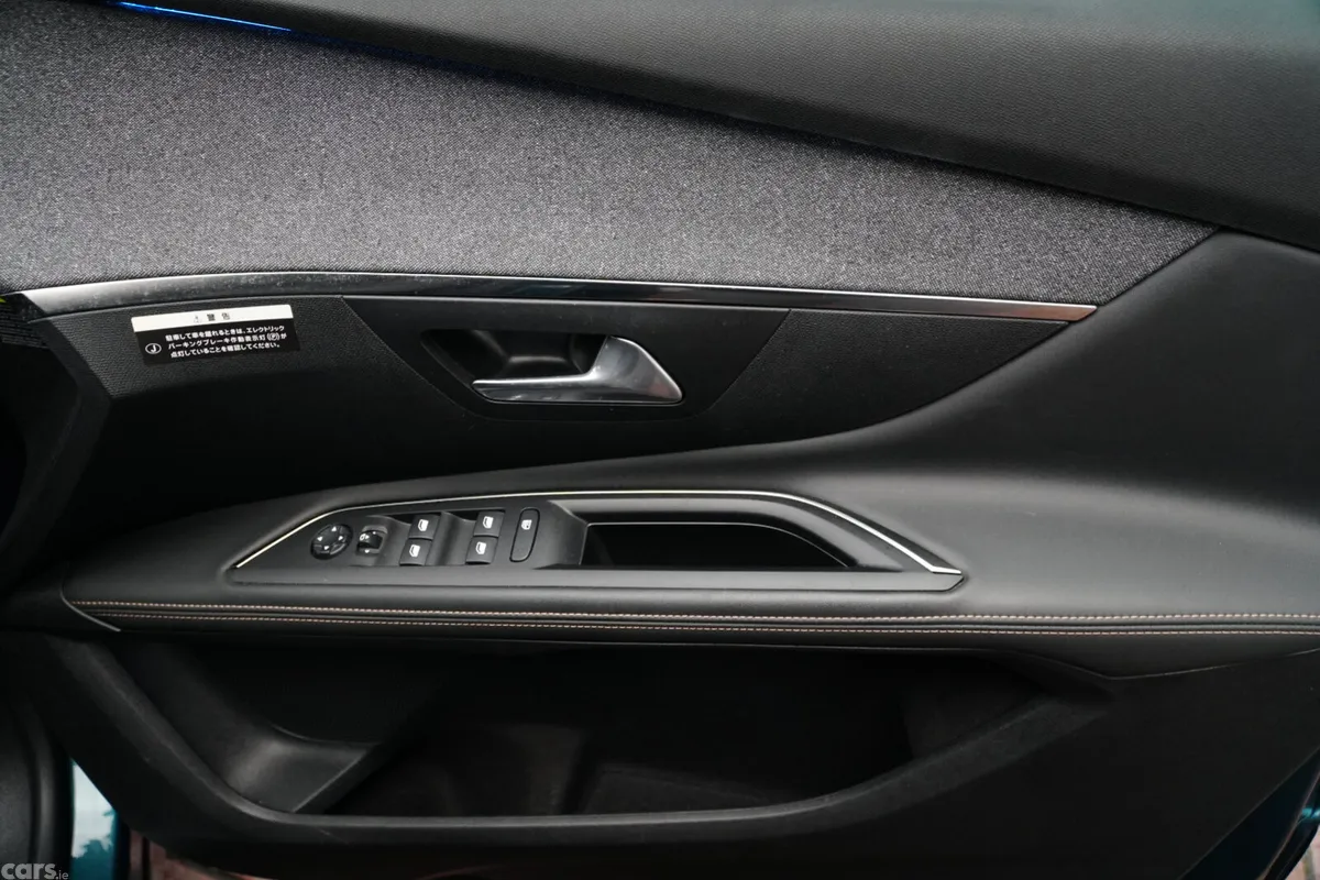 Peugeot 5008 MPV, Diesel, 2021, Blue