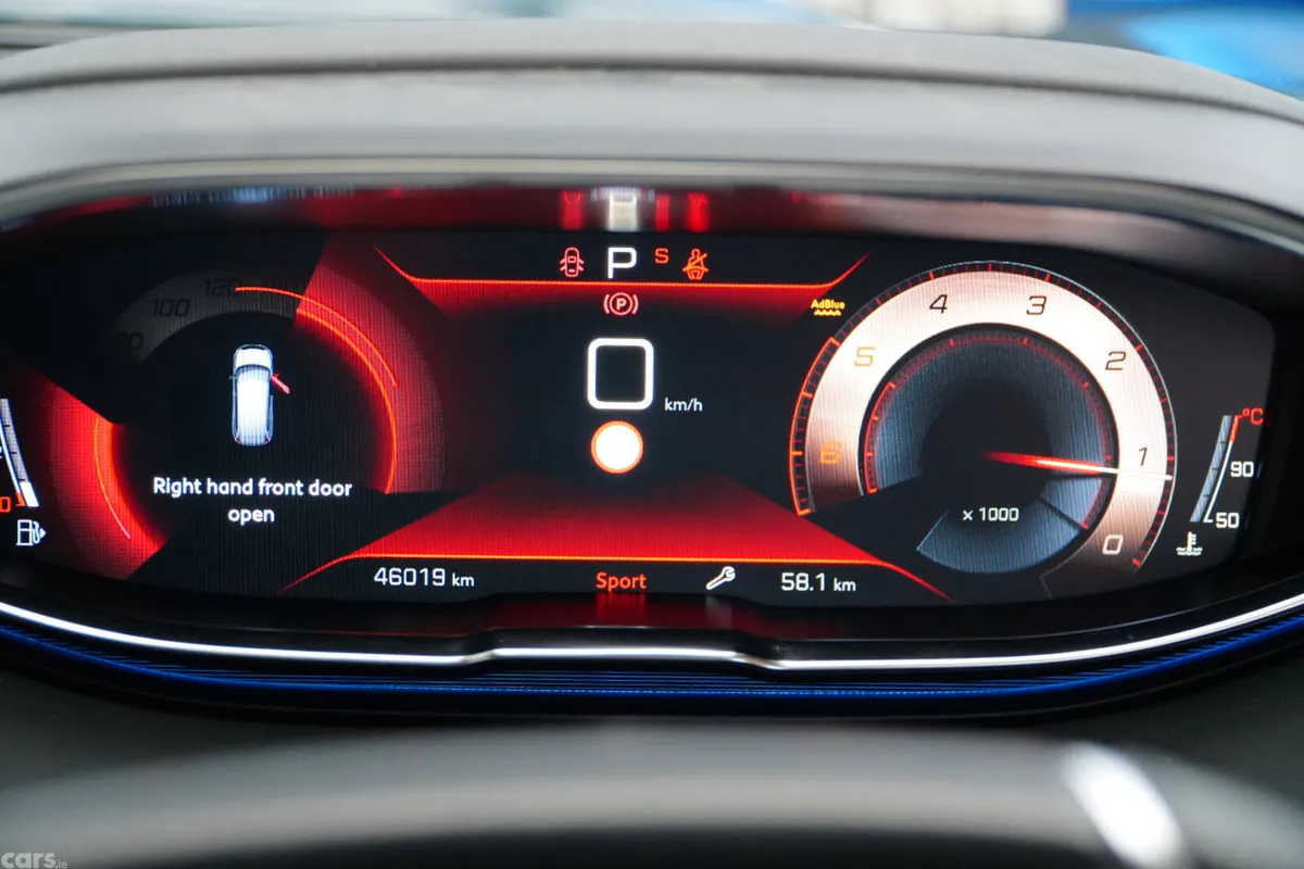 Peugeot 5008 MPV, Diesel, 2021, Blue