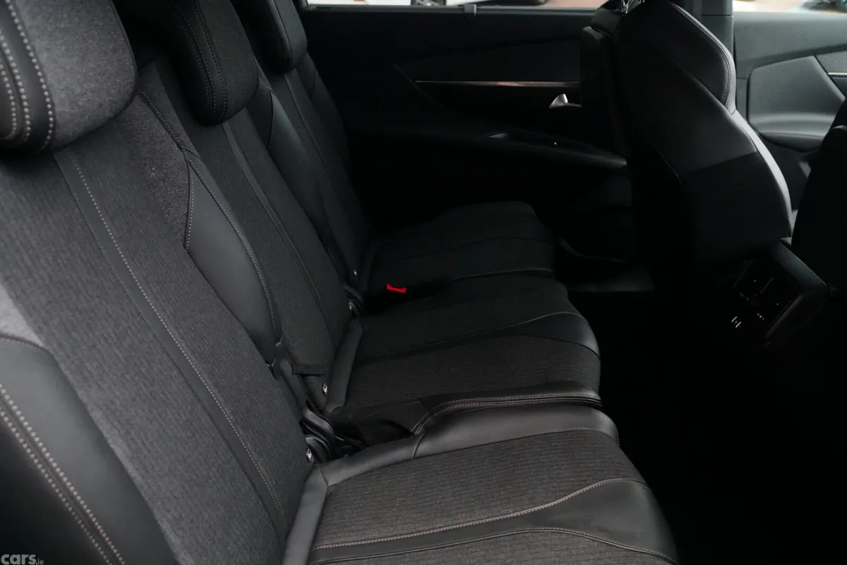 Peugeot 5008 MPV, Diesel, 2021, Blue