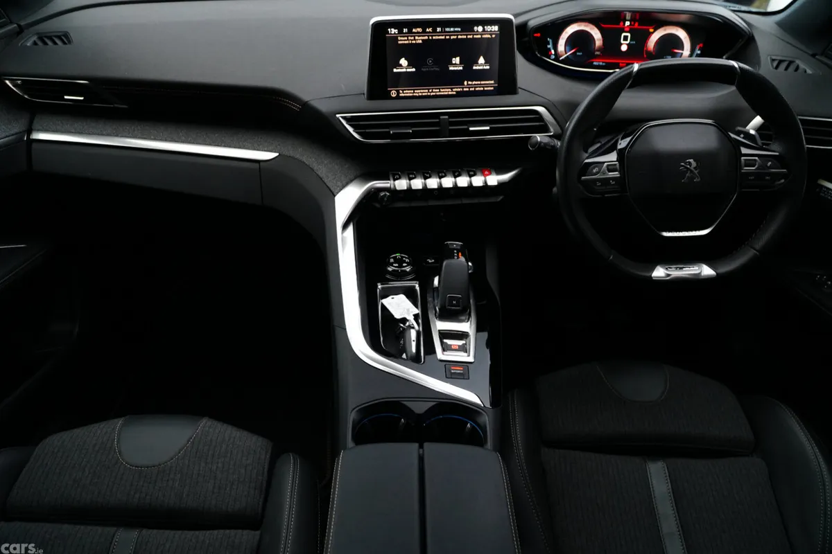 Peugeot 5008 MPV, Diesel, 2021, Blue