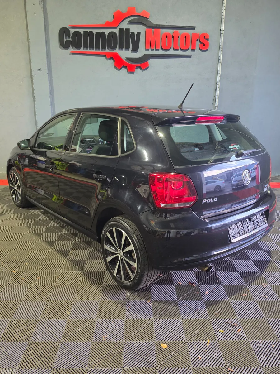 Volkswagen Polo Hatchback, Petrol, 2012, Black