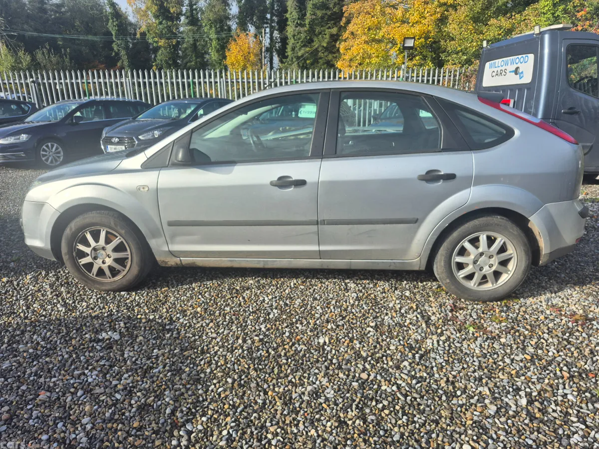 Ford Focus Hatchback, Petrol, 2005, Silver