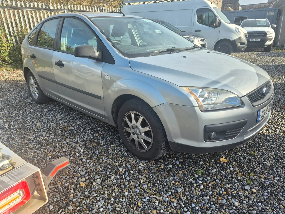 Ford Focus Hatchback, Petrol, 2005, Silver