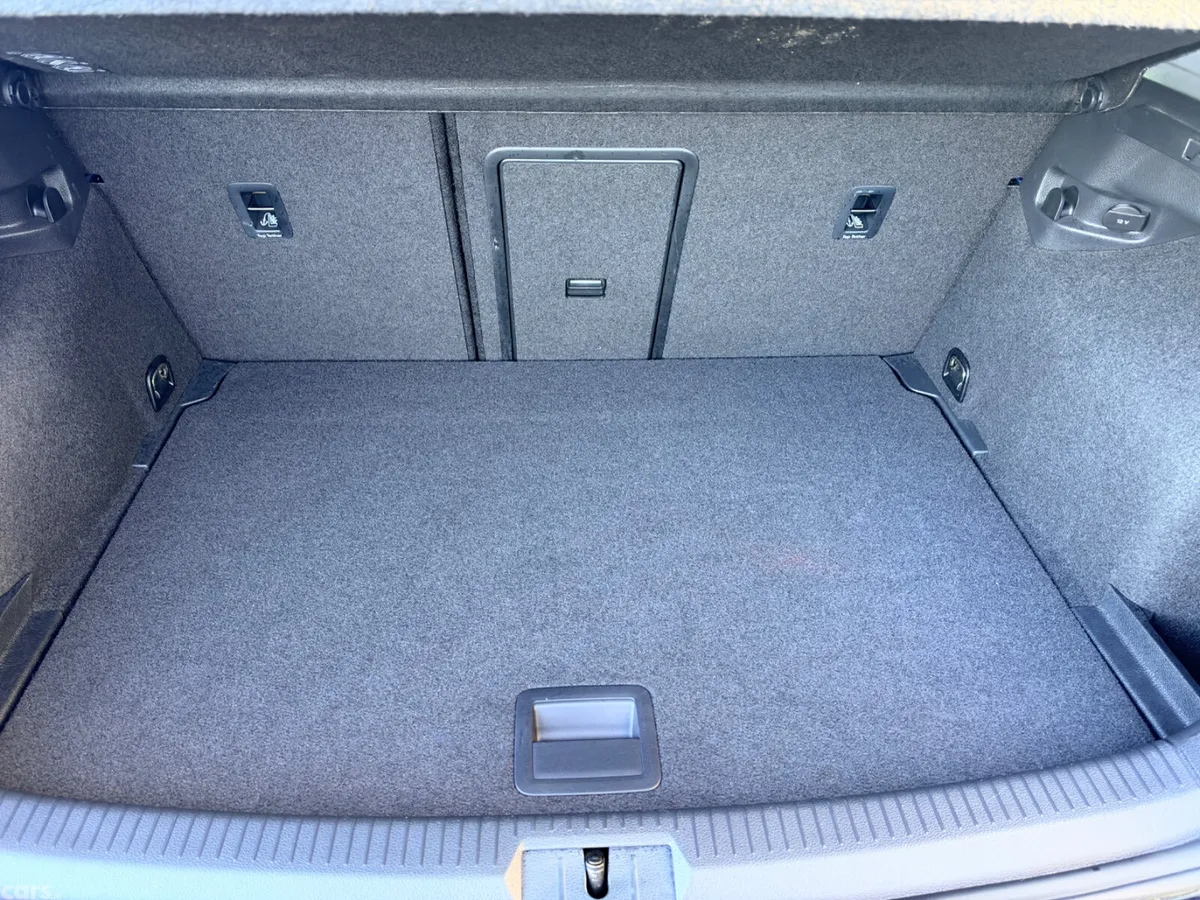 Volkswagen Golf Hatchback, Petrol, 2018, Blue